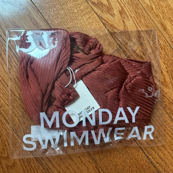 Monday Swimwear NWT Sardinia Copper Ribbed One Piece Size Small - Picture 3 of 7